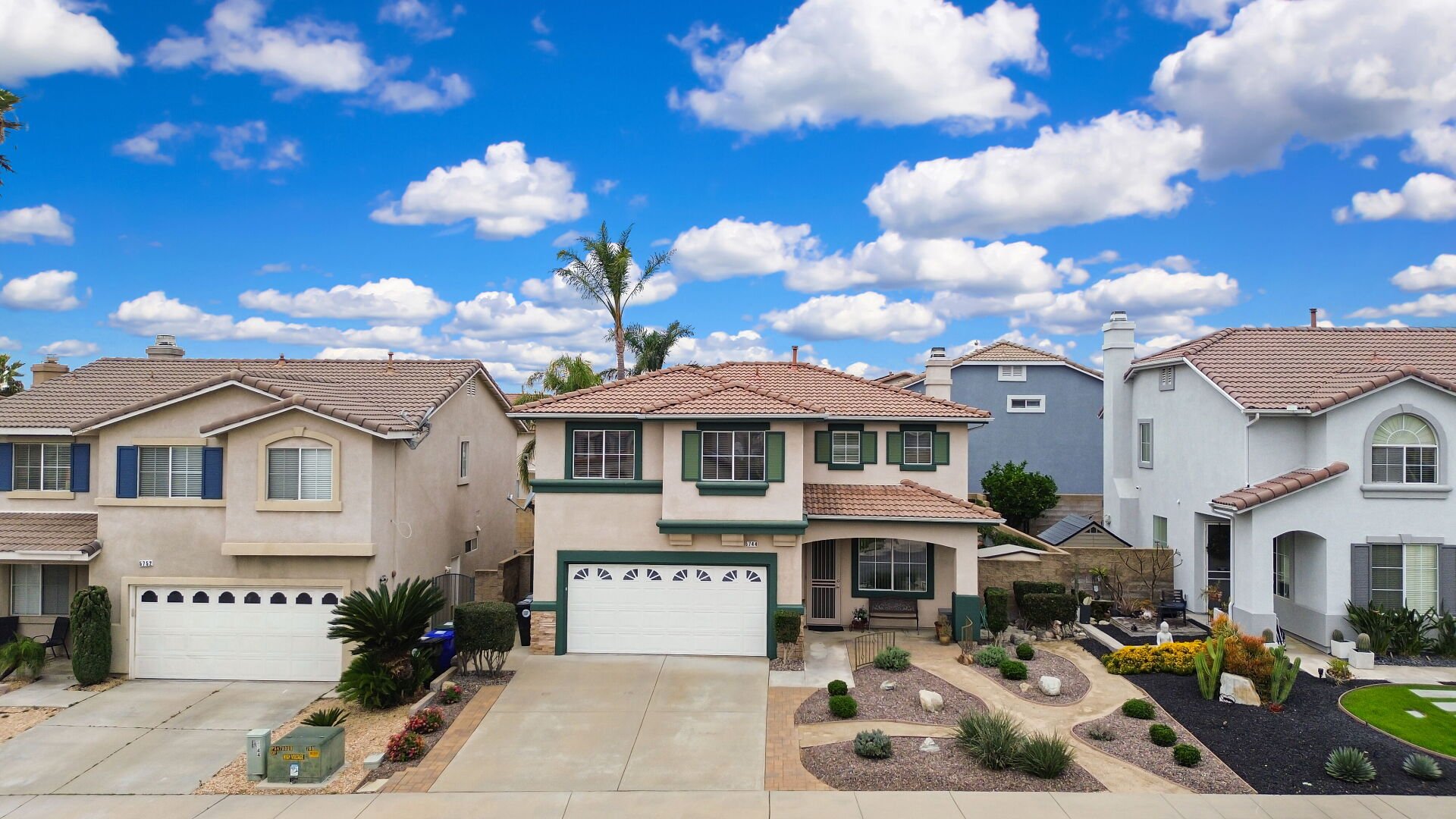 5744 Tamarisk Way