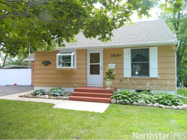 1800 Dakota Ave S