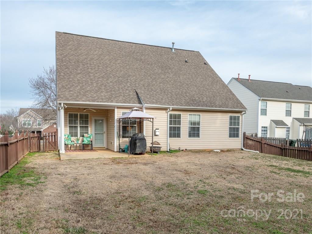 273 Notable Ln