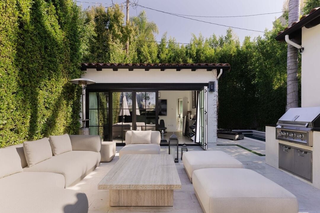 Solaris Pavilion, Westbourne Dr, 90048