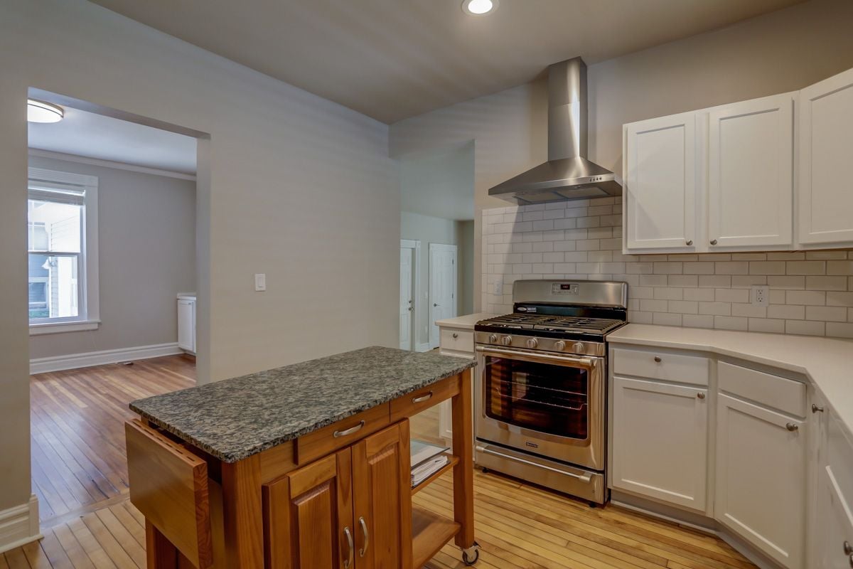 For Rent: 1213-15 Vilas Ave