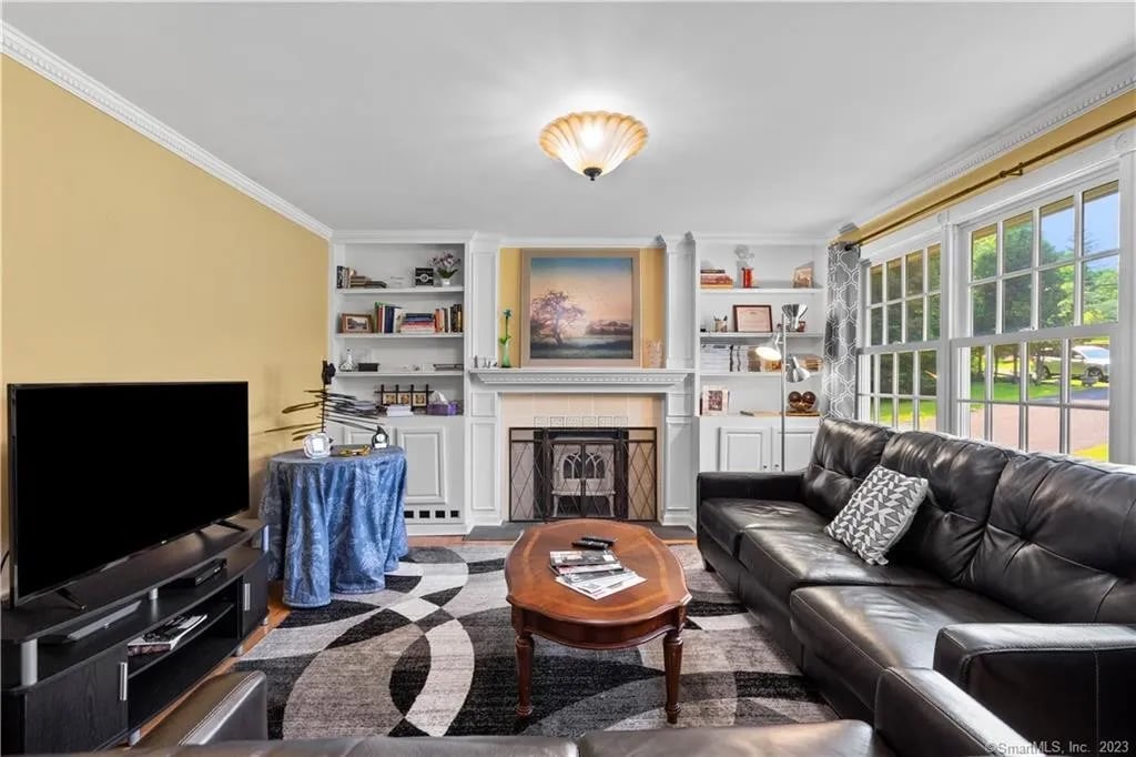 54 Chestnut Hill Road