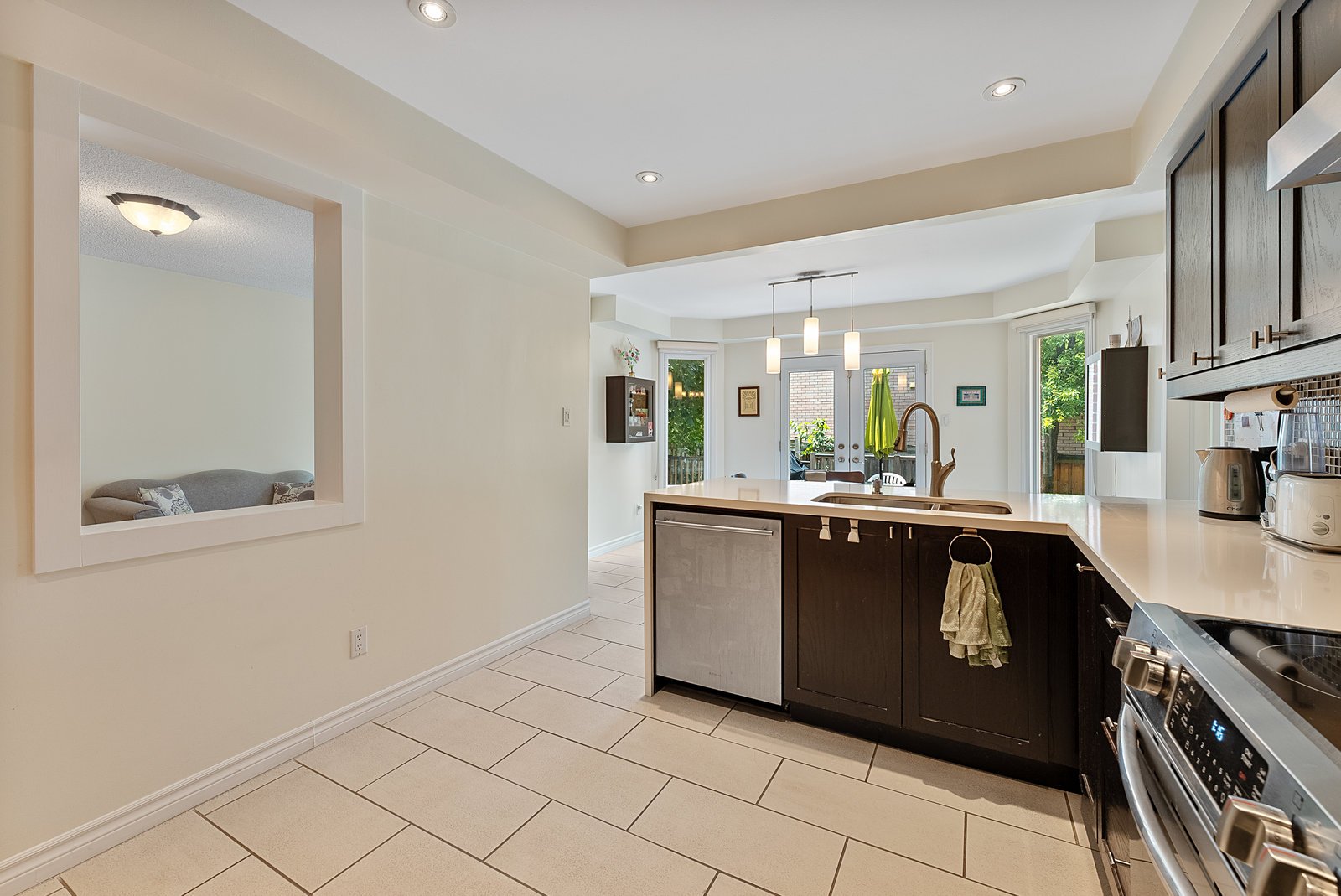 28 Thornway Ave