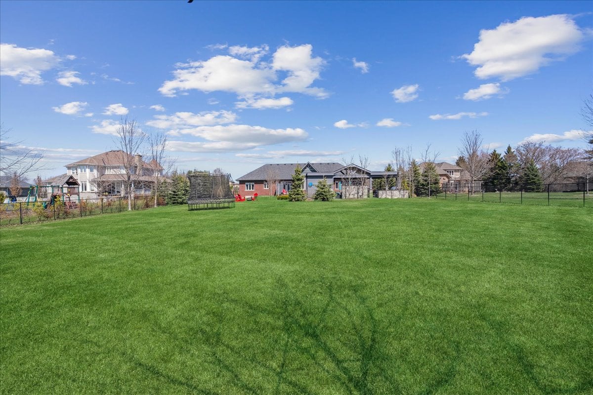 16 Goodwood St, Uxbridge