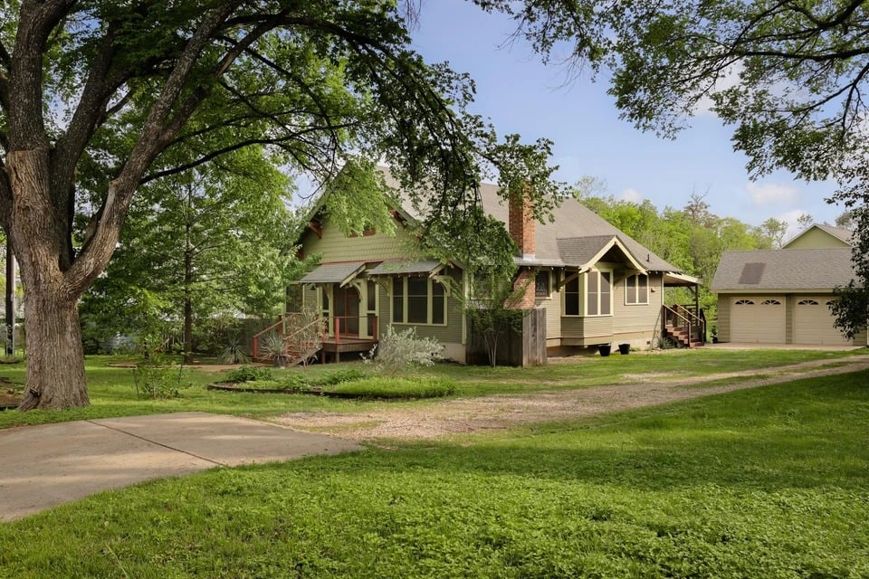 1917 Miles Avenue