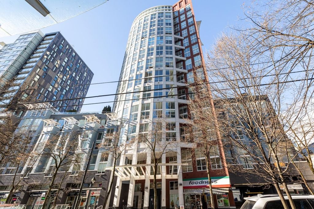 933 Seymour St, #1207