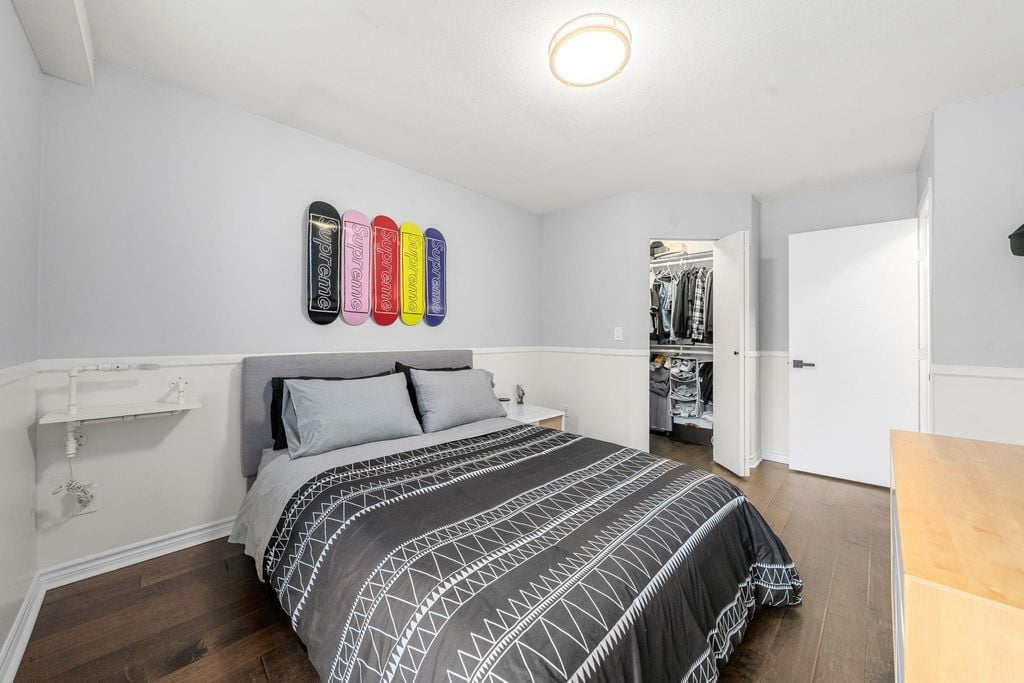 995 Lynn Valley Rd, #3