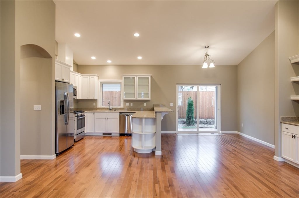 390 Ridgewood Dr