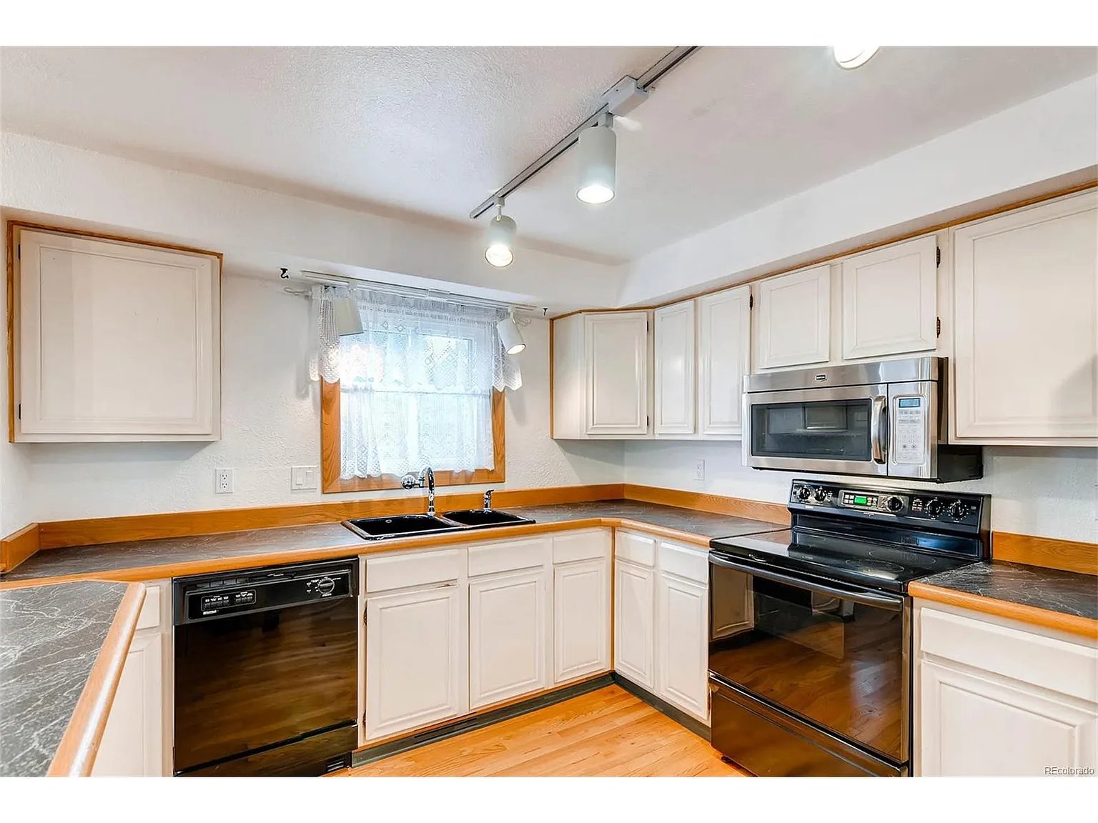 7313 Deframe Ct