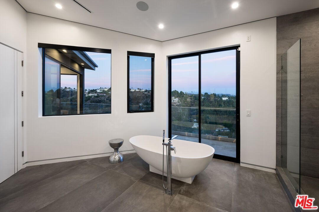 Aurelian Crest, Linda Flora Dr, 90049