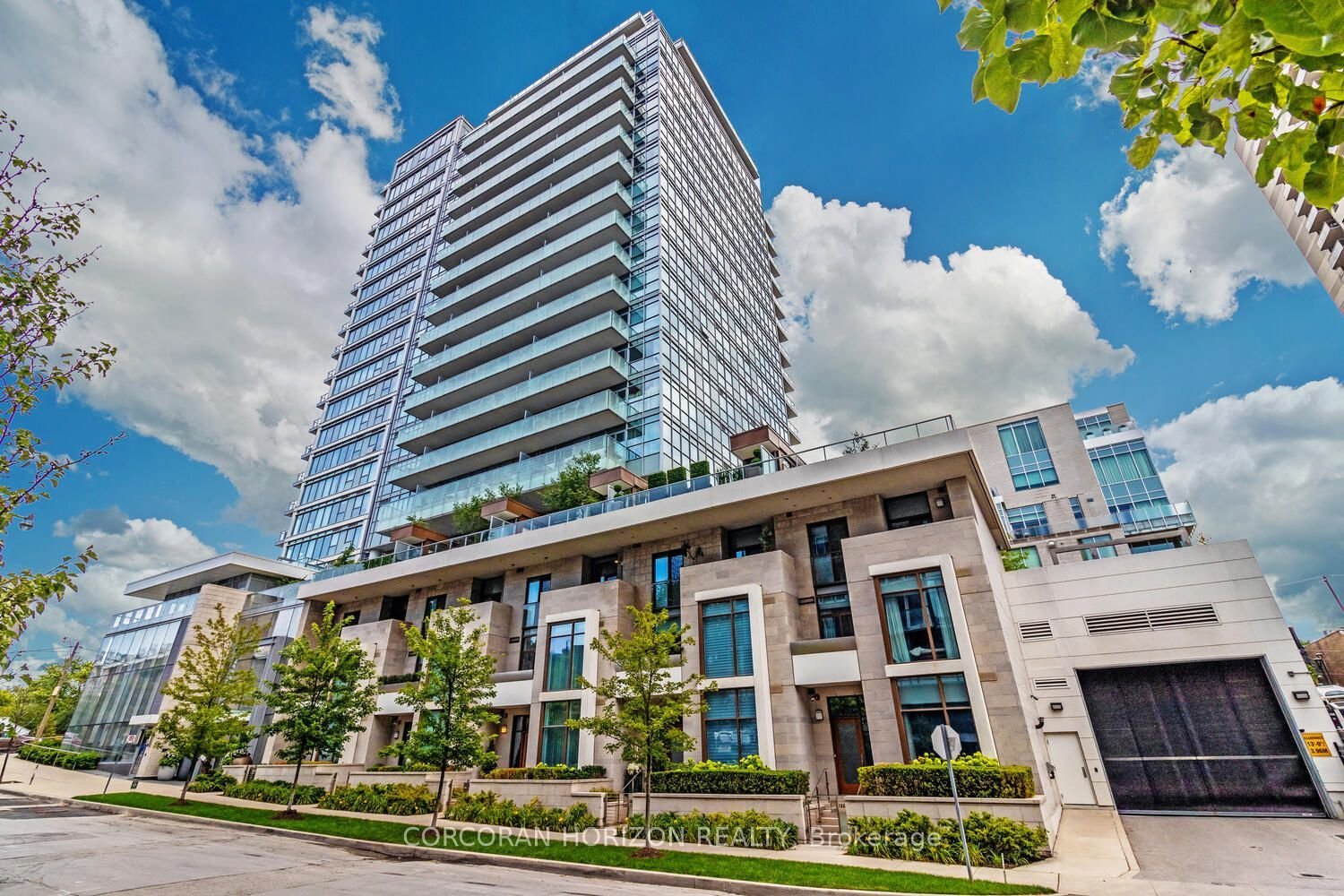 GRAND TOWNHOUSE IN THE ANNEX