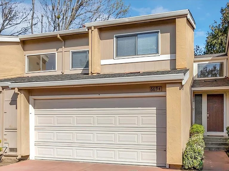 6694 Buggywhip Ct