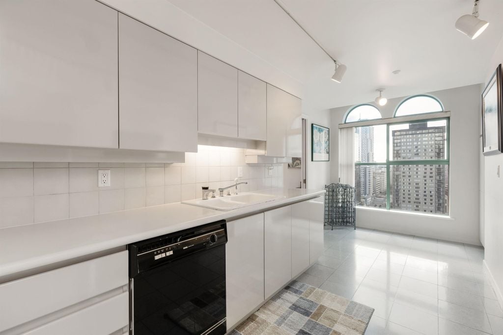 909 Burrard St, #2103