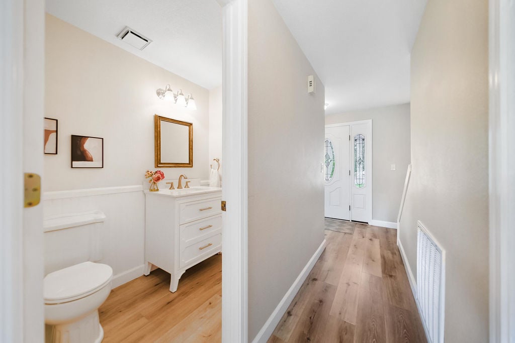 3055 NW Colonial Lane