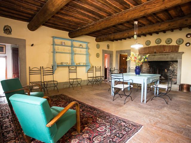 Enchanting Countryside Estate in Arezzo