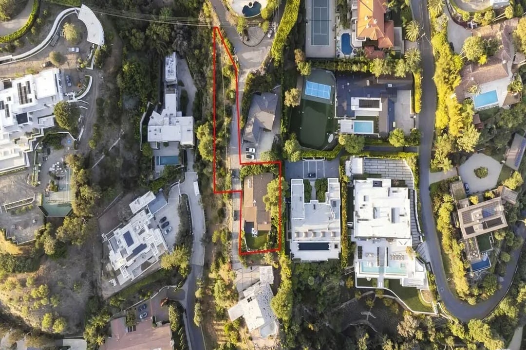 Monarch Pavilion, Beverly Grove Dr, 90210