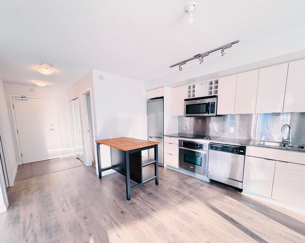 233 Robson St, #2309