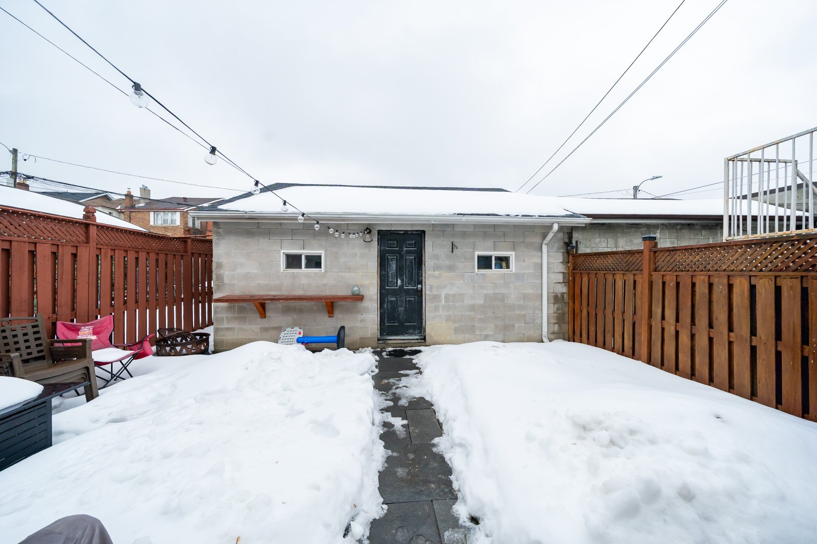 135 Sellers Ave 