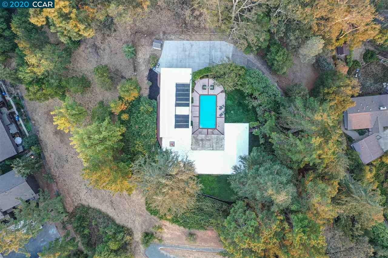 3258 Judith Ln