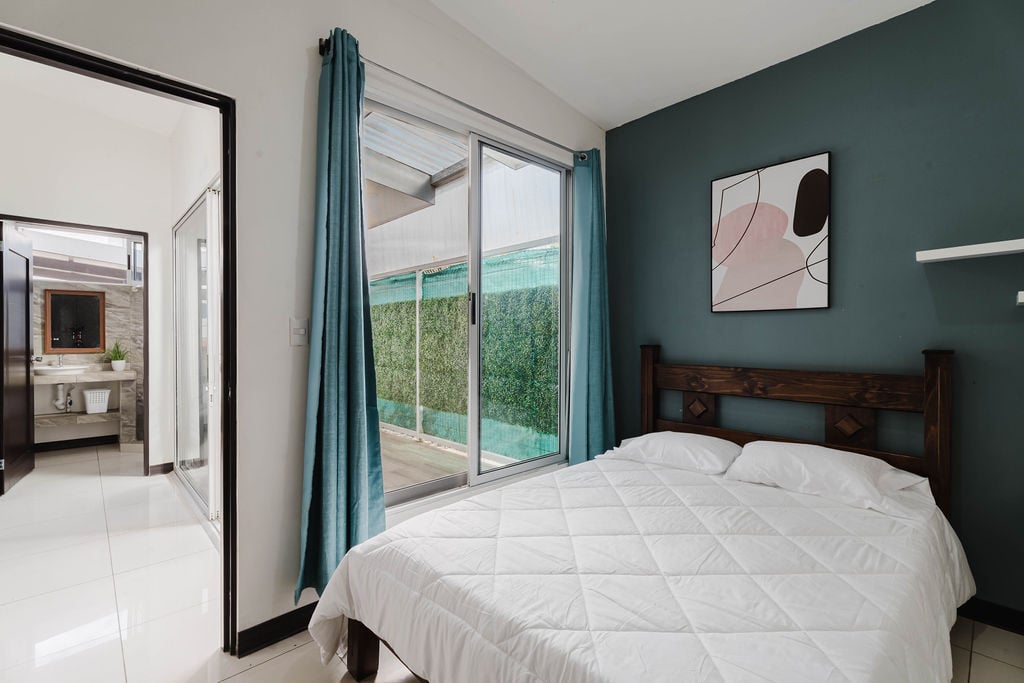 4 Boutique Rental Villas Plus Main House with Private Pool
