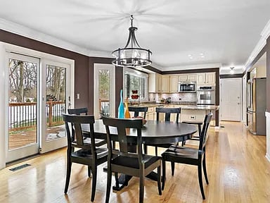 27075 W Kensington Ct