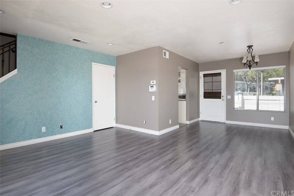 12 Birchwood Ln