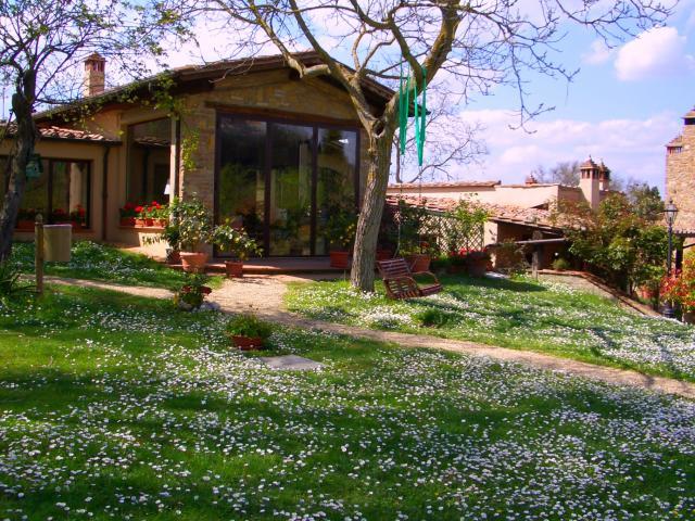 Prestigious Country House with Pool and Land