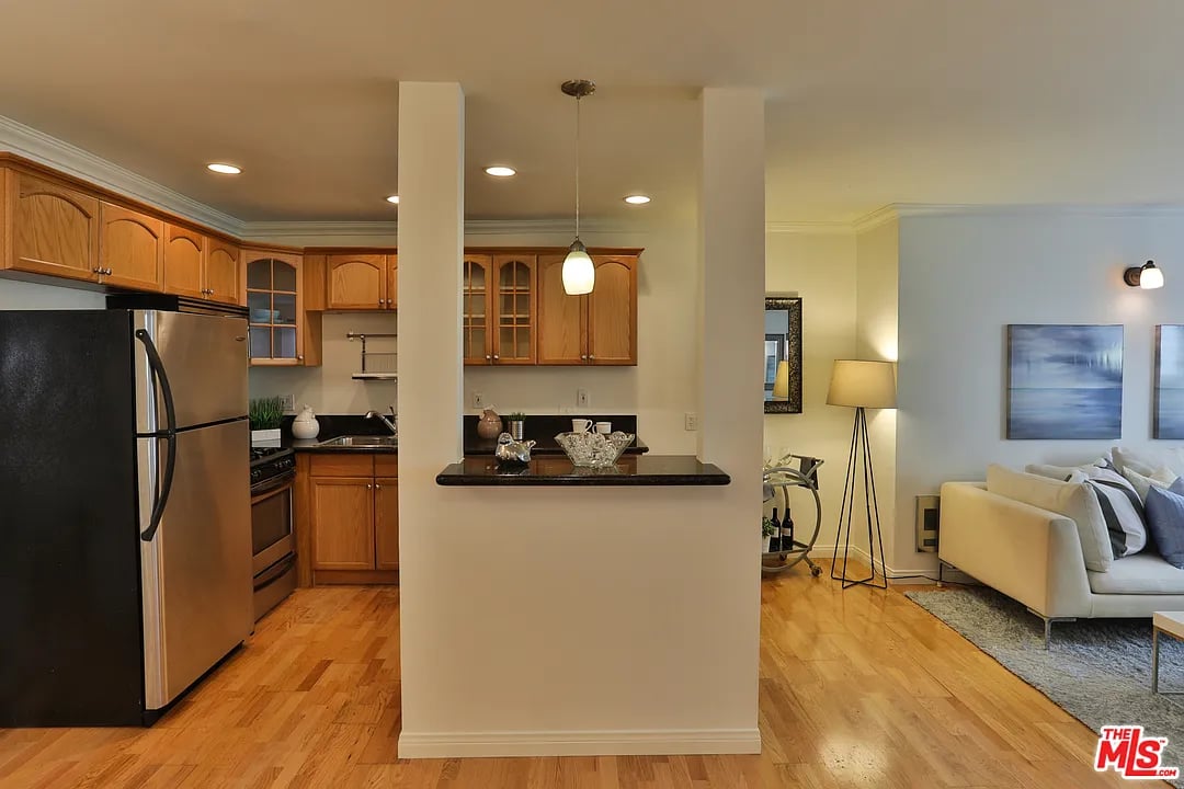 938 Palm Ave APT 5