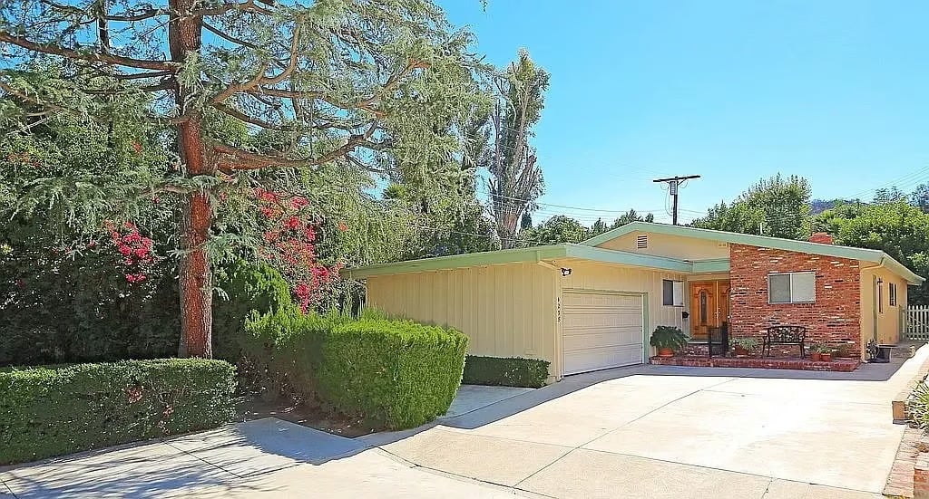 4238 Willis Ave