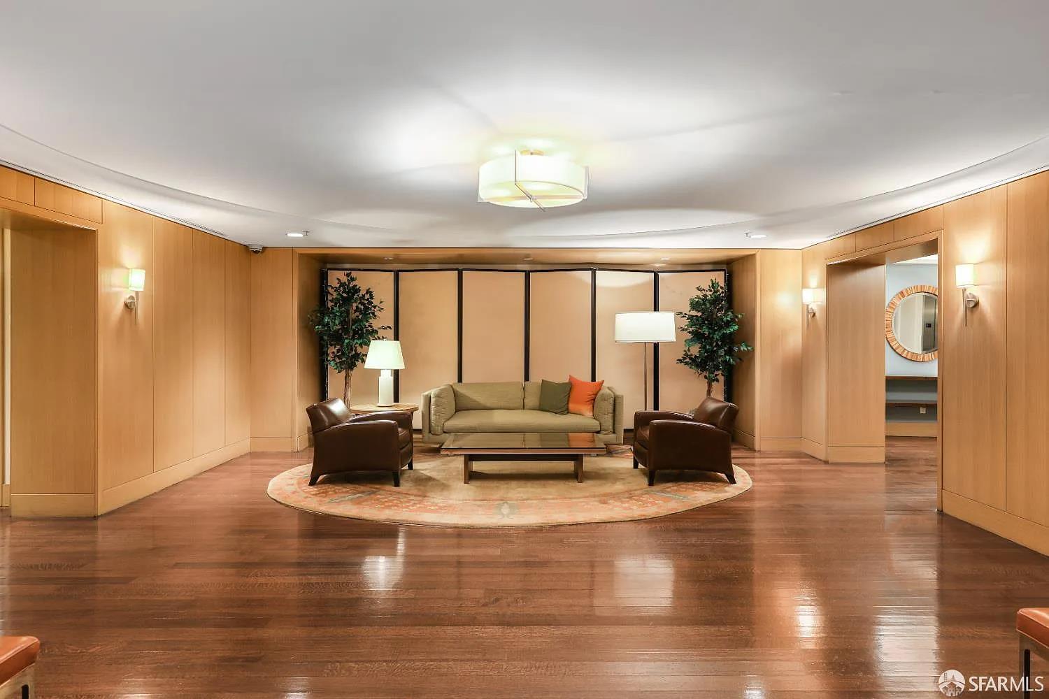 50 Lansing St #102