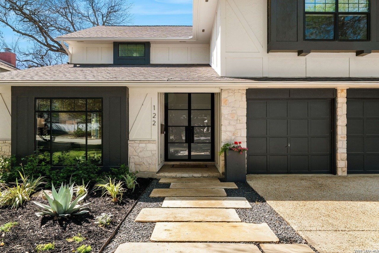 122 W Edgewood