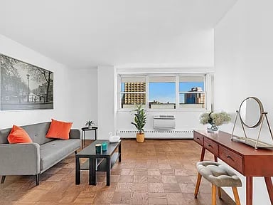 75 Henry St #10D