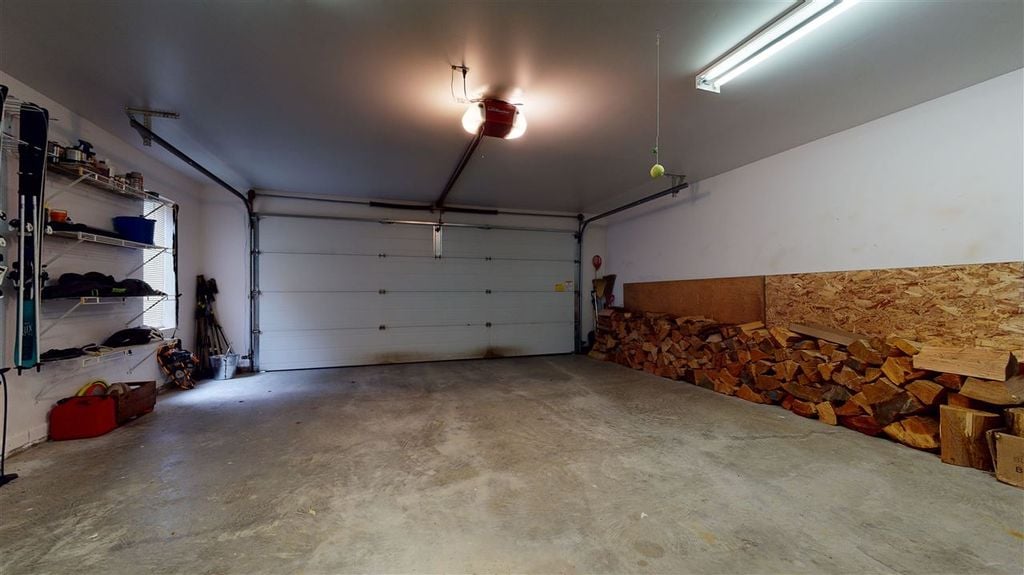 3554 Falcon Cres #2