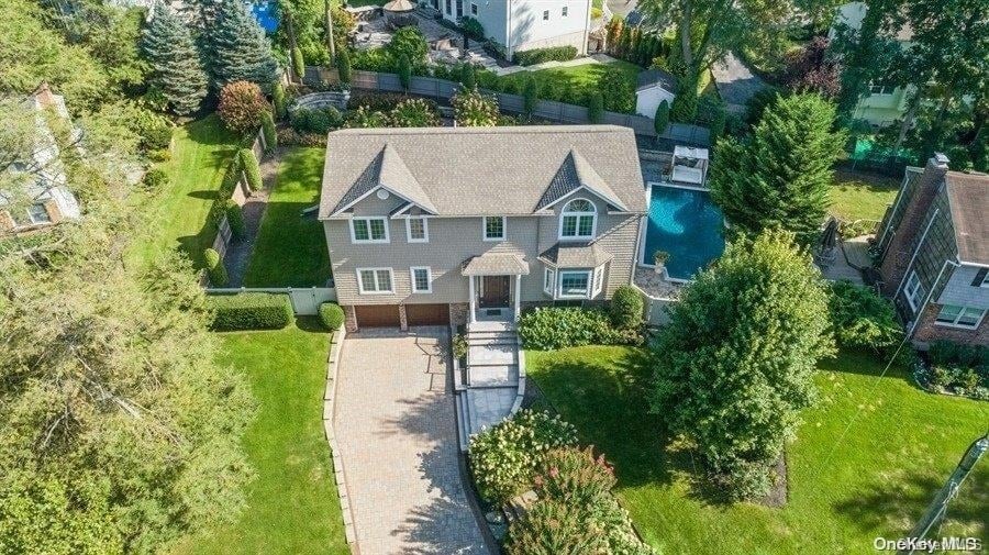 76 Bay Rd