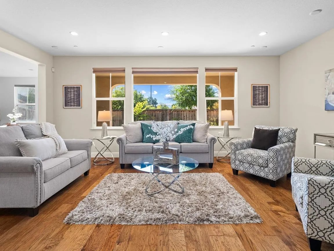 4063 Cadwallader Ave