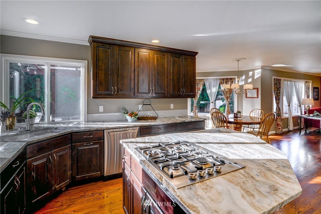 19218 Meridian Pl W