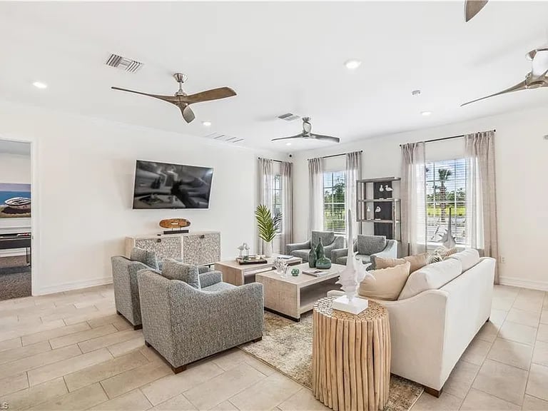 17698 Shade Tree Loop