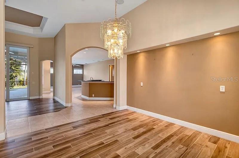 1704 Amberwynd Cir W