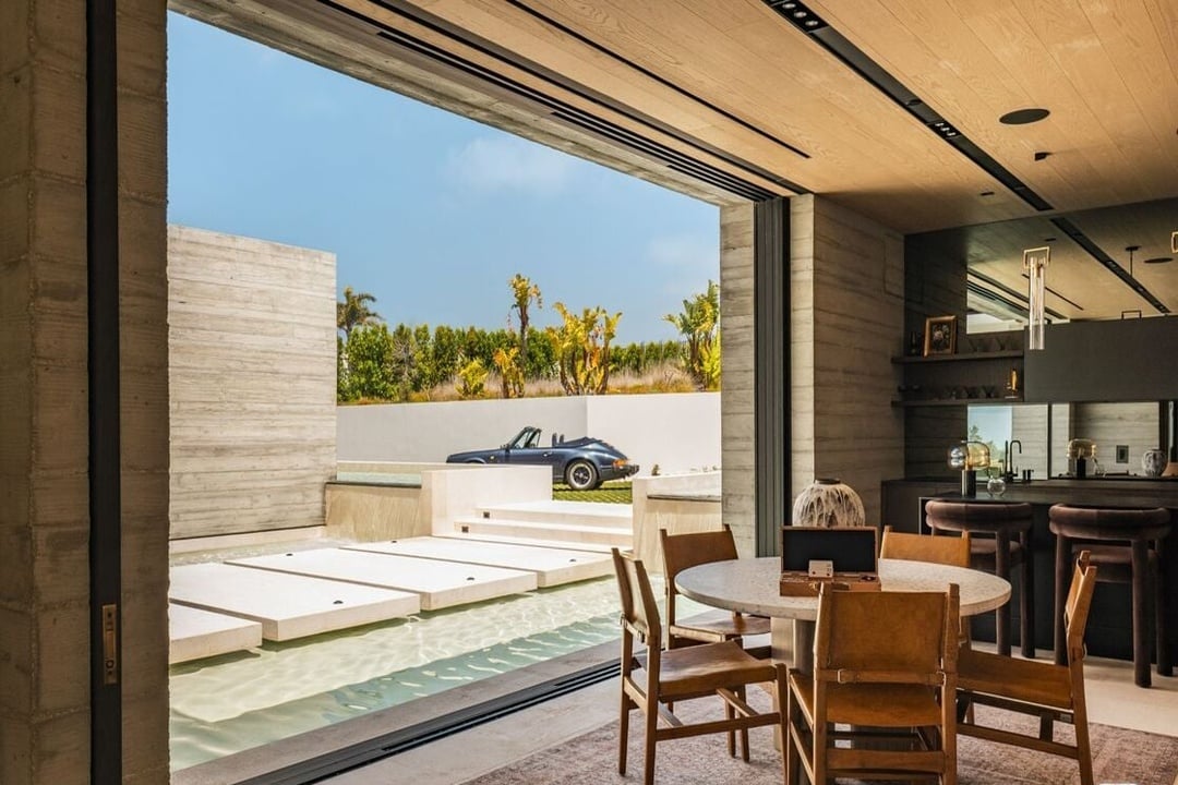 Skyreach Manor, Dume Dr, 90265