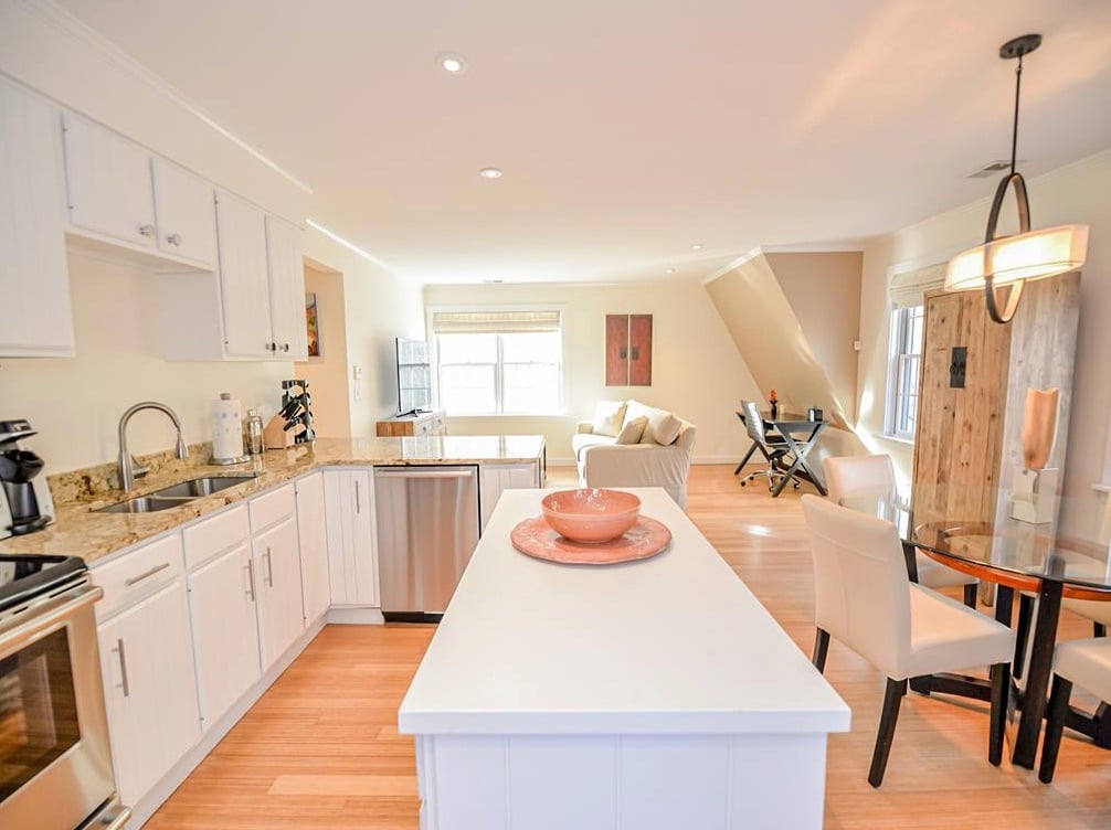 8 Puritan Dr
