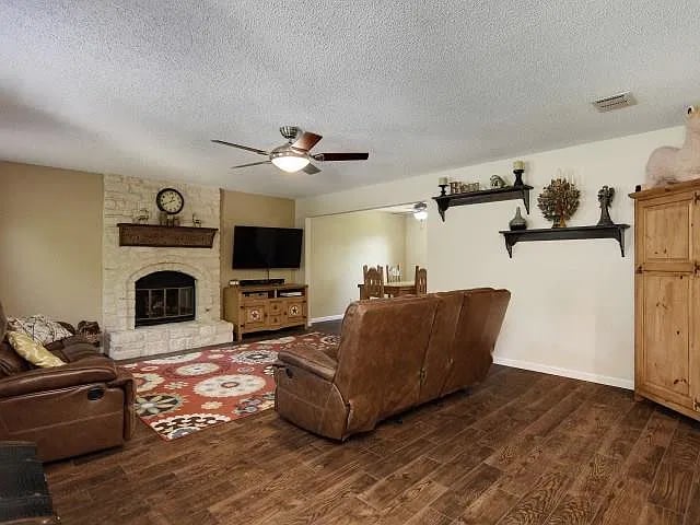 12029 Lincolnshire Dr