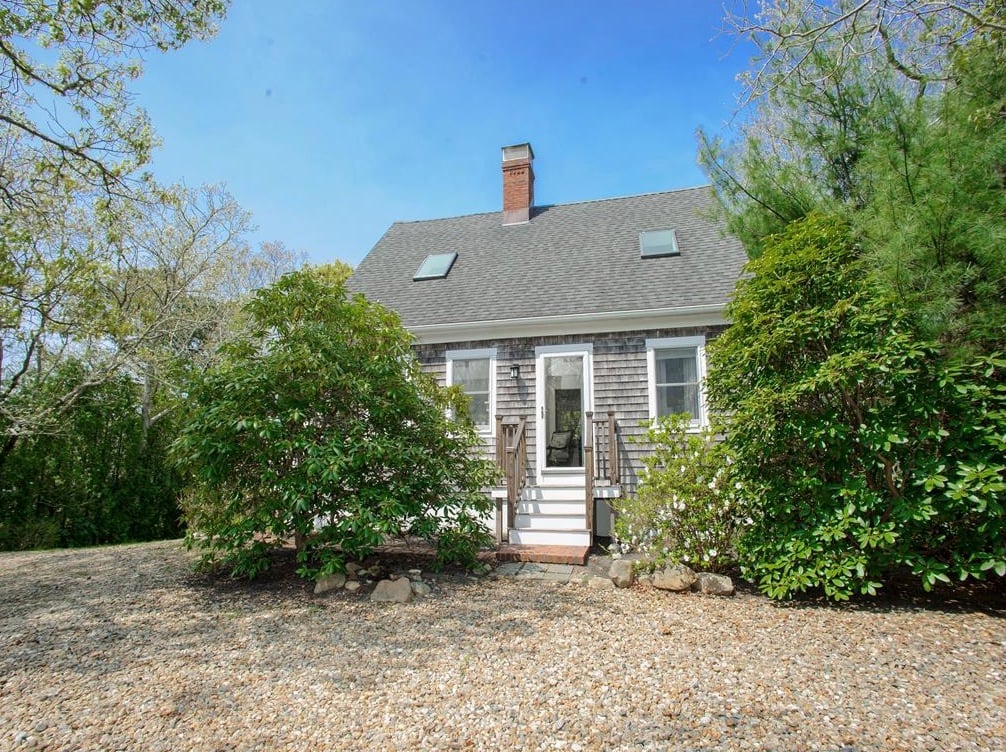 62 Windsor Dr