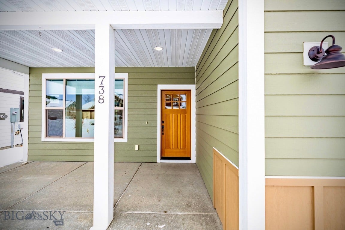 738 Sheridan Ave