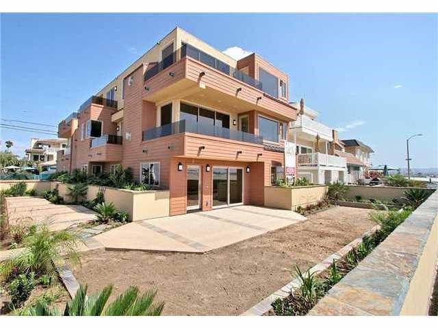 2743 Ocean Front Walk #1