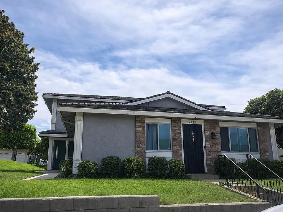 5935 Hickory St APT 3