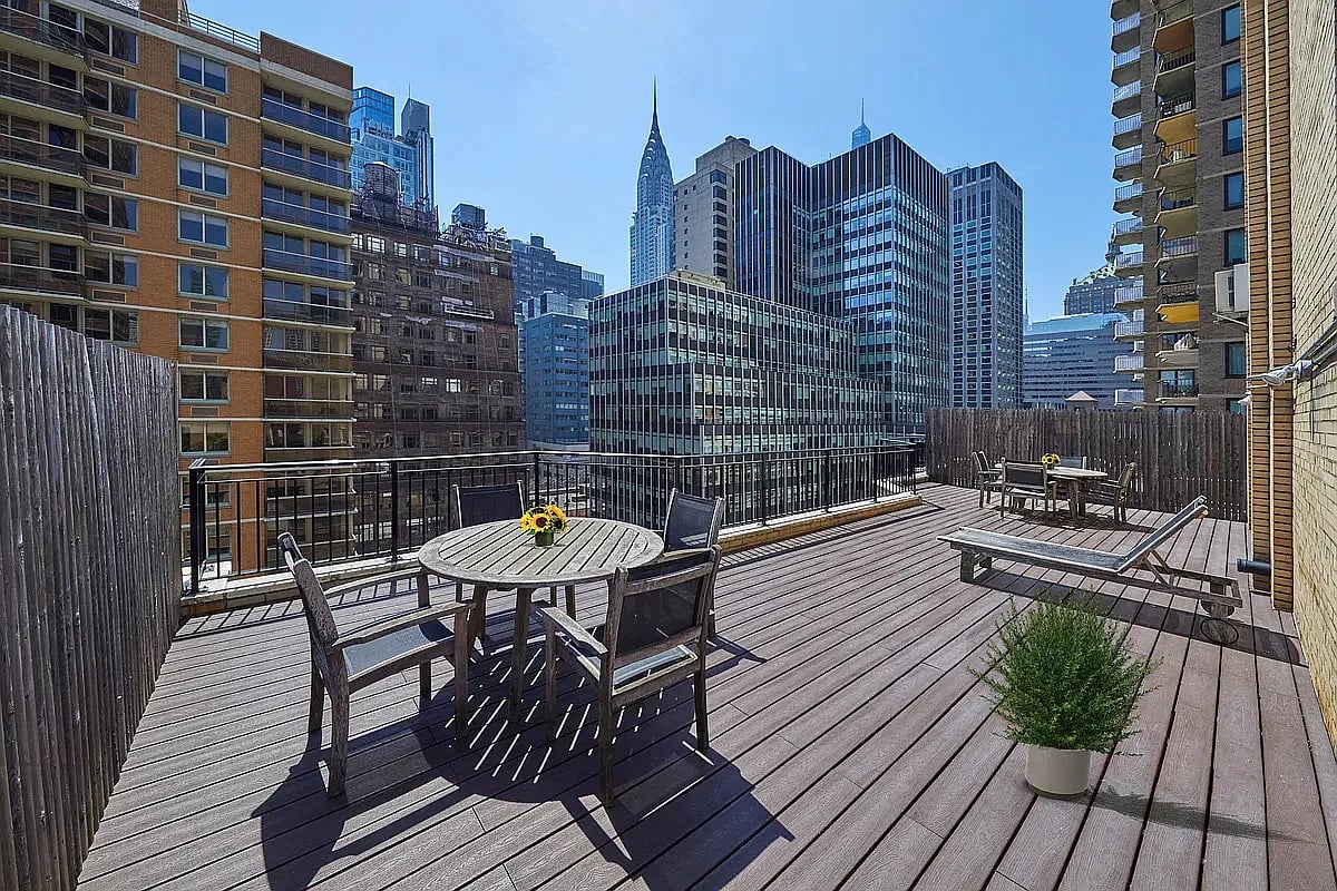 Executive House Condominium at 225 East 46th Street in Midtown East Manhattan featuring studio apartments, full-time doorman service, and a prime location near Grand Central Terminal and the United Nations Headquarters.