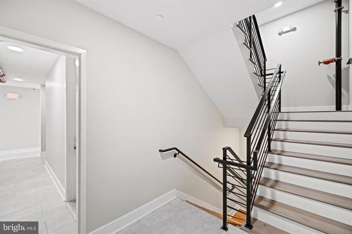 824 18th St NE #9
