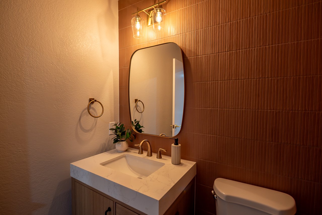 Newly Remodeled. 1 Bed/Bth down, Pioneer Elem!