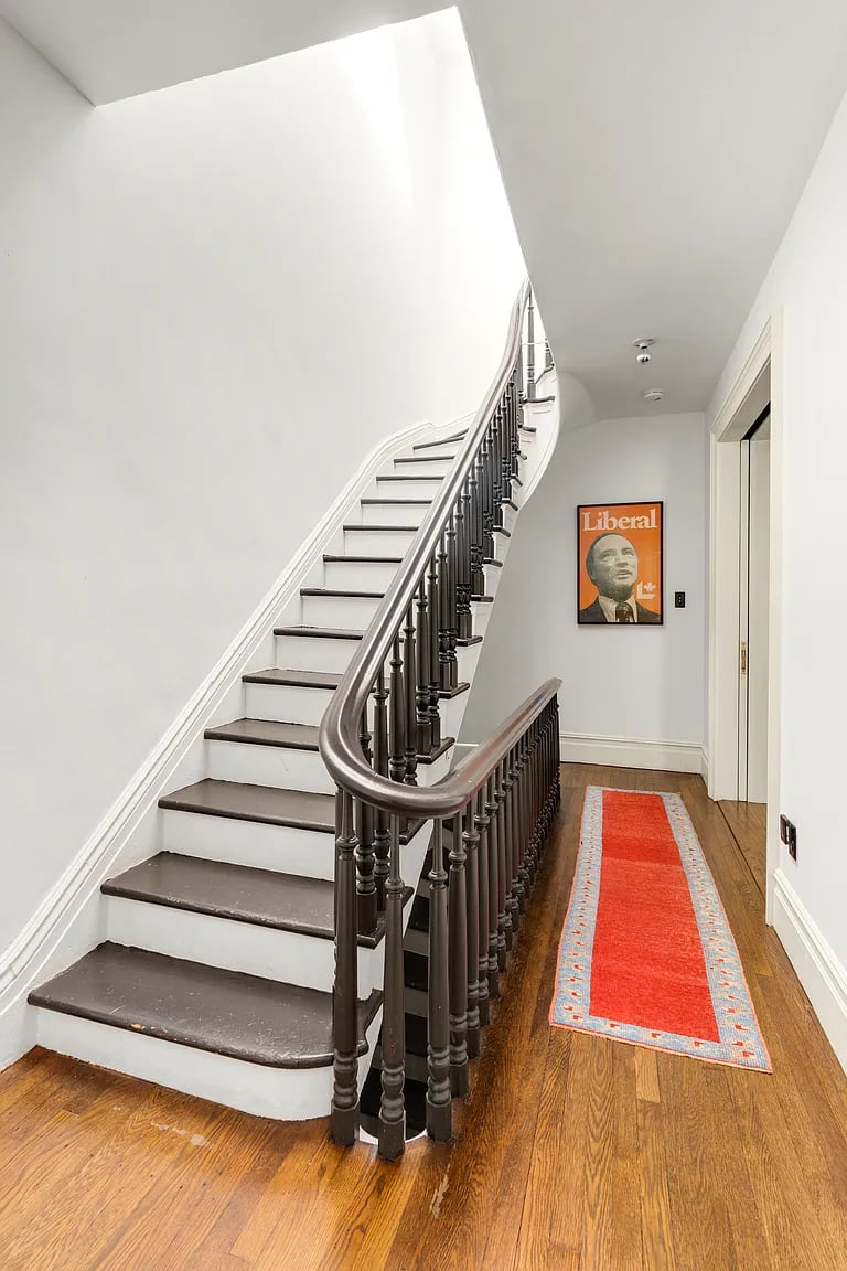 23 Bank St #3/4