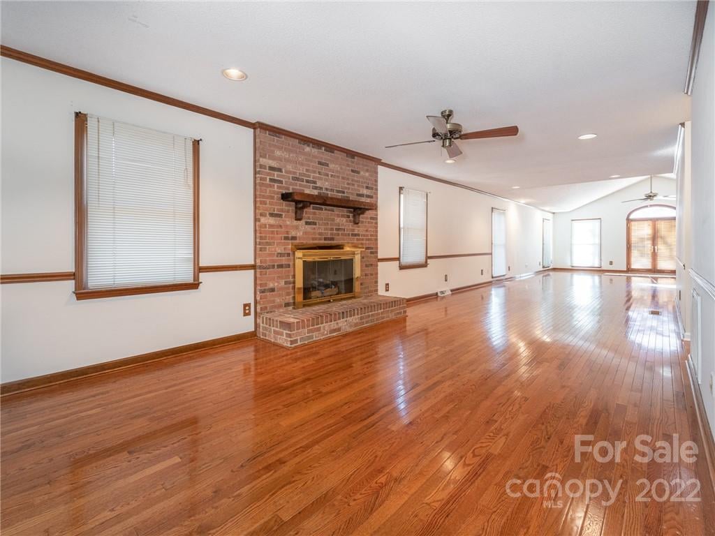 5400 Country Woods Dr